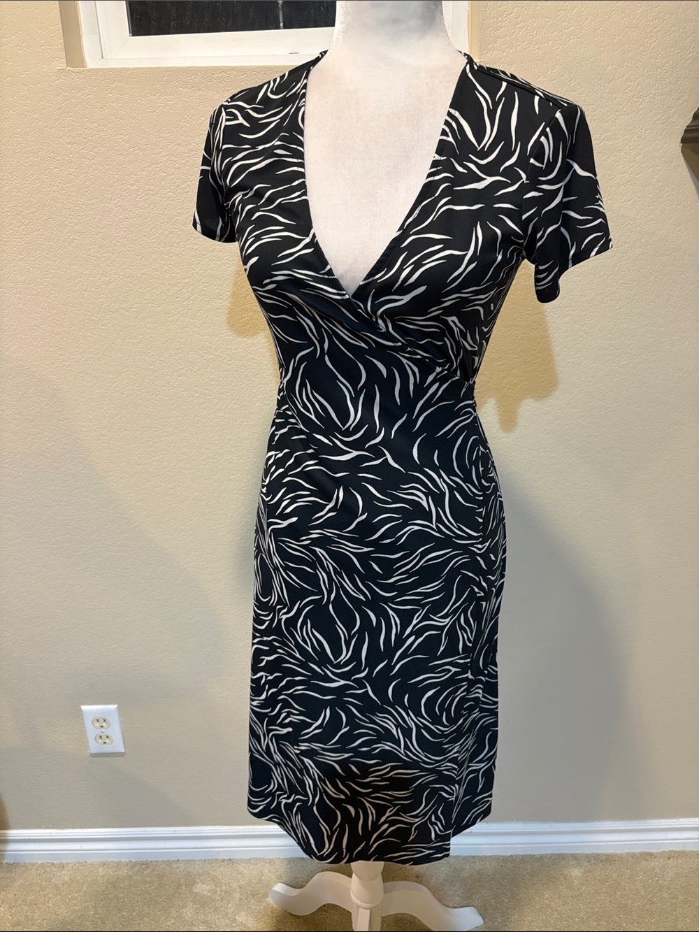 New York & Company Black and White Wrap Dress-Size S